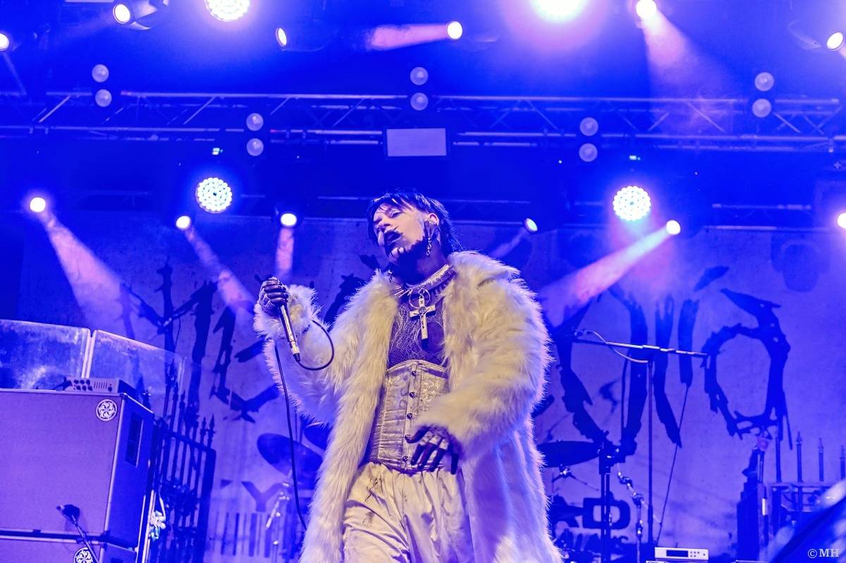 Britská metalová ikona Cradle Of Filth předvedla v Plzni temnou, teatrální show