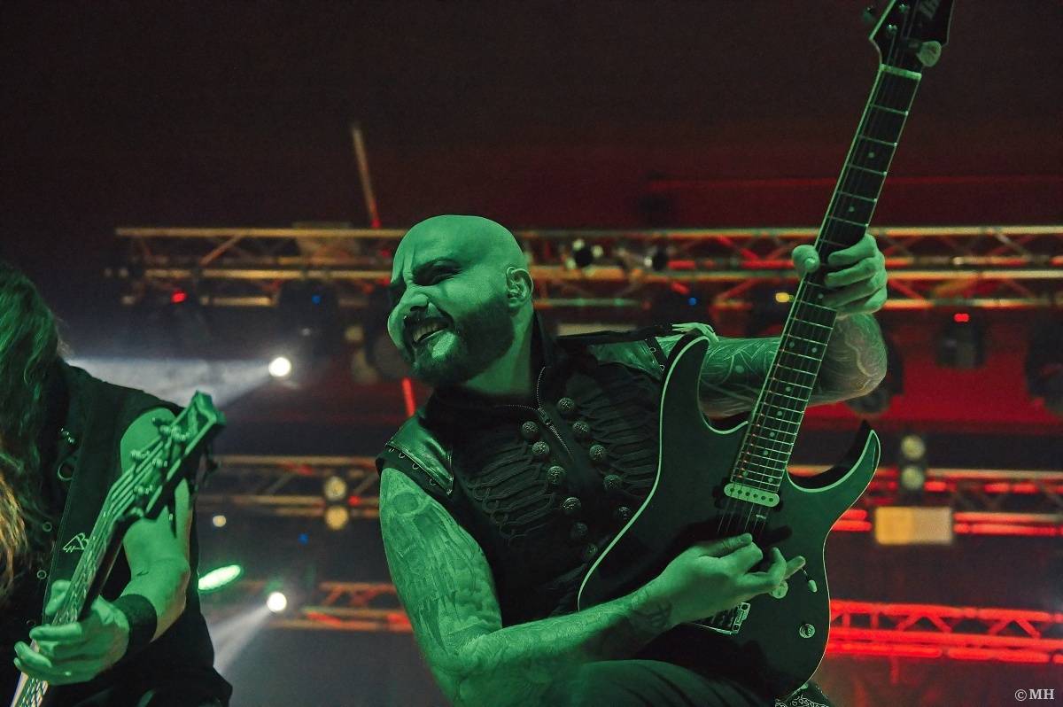 Britská metalová ikona Cradle Of Filth předvedla v Plzni temnou, teatrální show