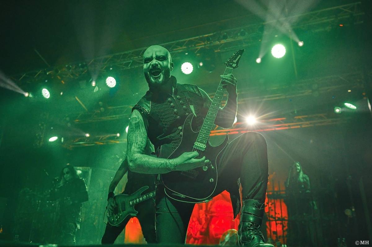 Britská metalová ikona Cradle Of Filth předvedla v Plzni temnou, teatrální show