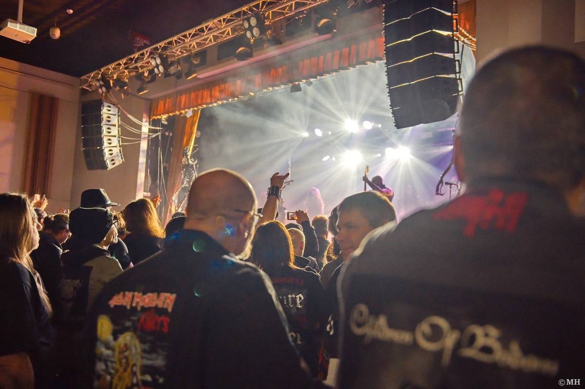 Britská metalová ikona Cradle Of Filth předvedla v Plzni temnou, teatrální show