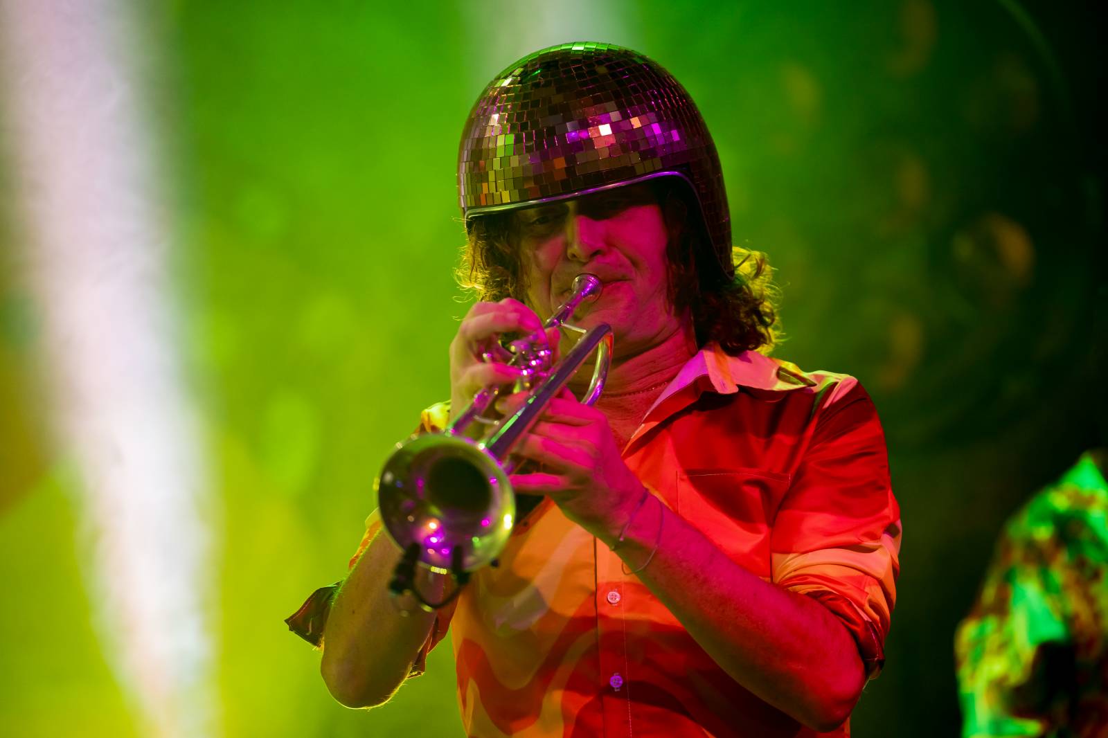 Mig 21 dováděli v Lucerna Music Baru, Jiří Macháček laškoval s fanynkami