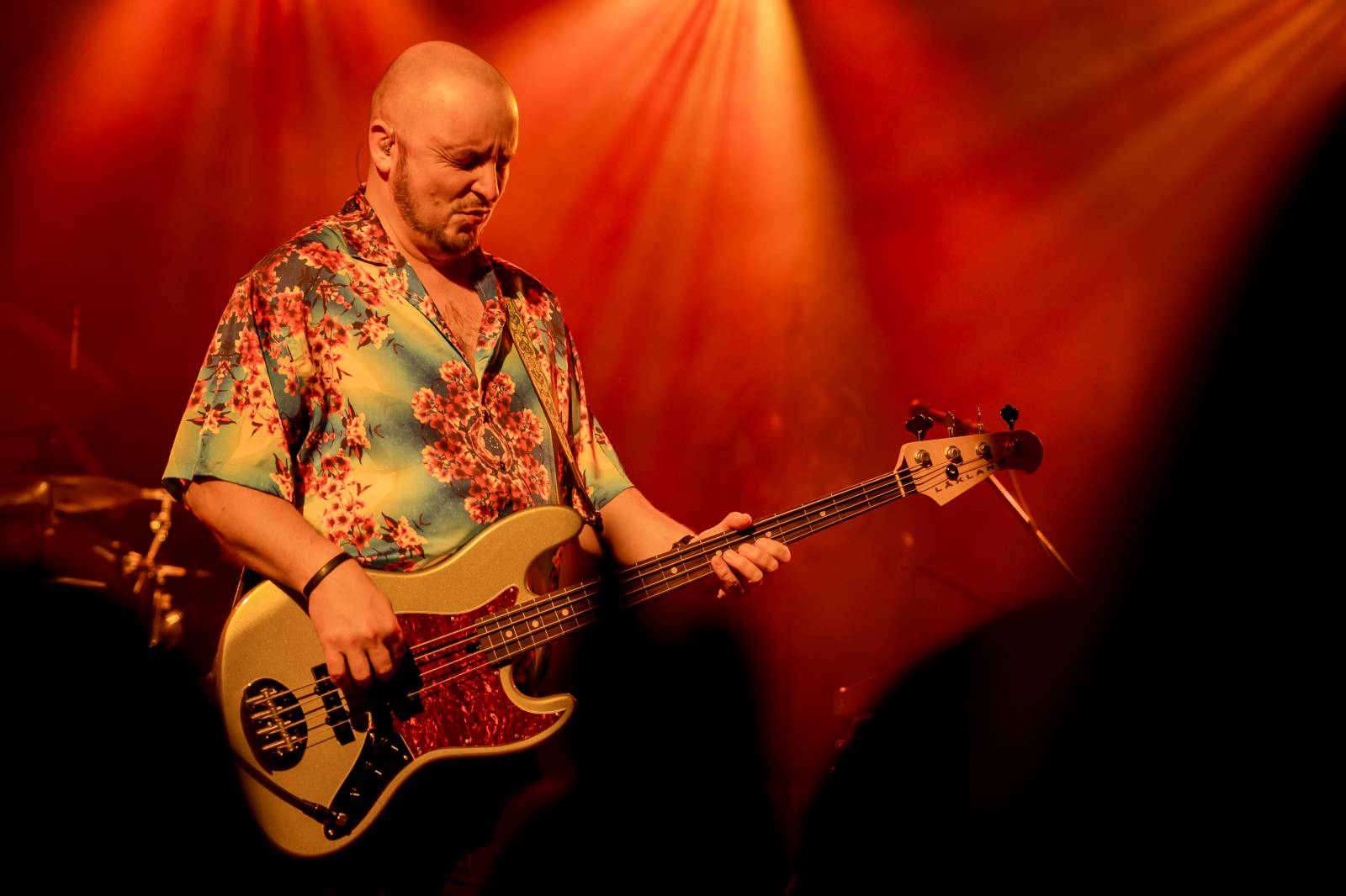 Mig 21 dováděli v Lucerna Music Baru, Jiří Macháček laškoval s fanynkami