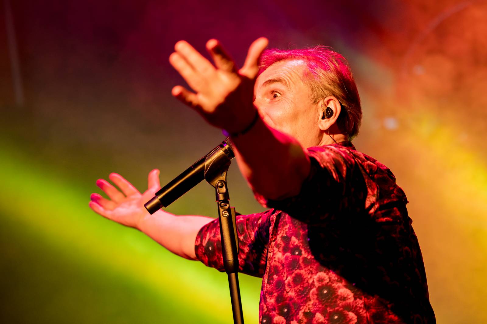 Mig 21 dováděli v Lucerna Music Baru, Jiří Macháček laškoval s fanynkami