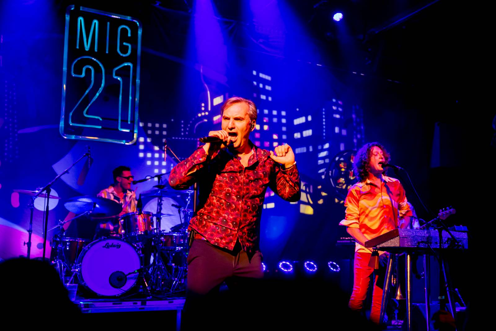 Mig 21 dováděli v Lucerna Music Baru, Jiří Macháček laškoval s fanynkami