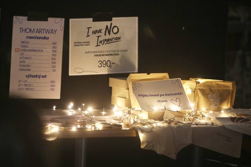 Písně Thoma Artwaye v komorní atmosféře brněnské kavárny
