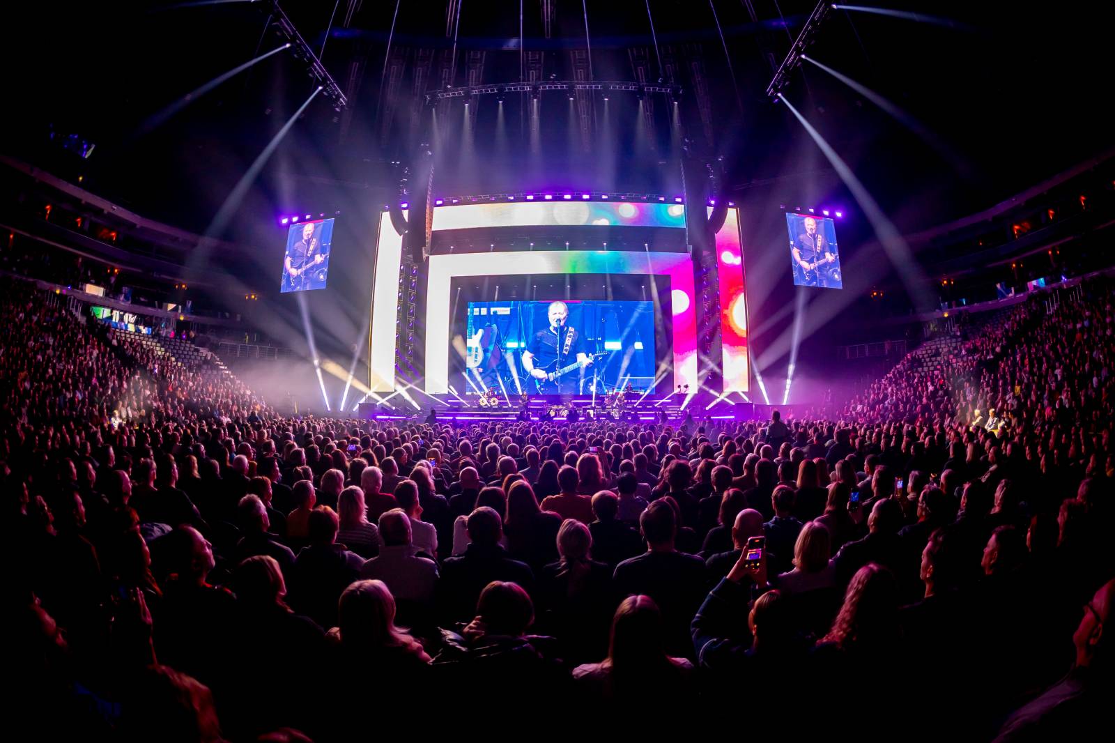 Olympic slavil v O2 areně Rockové Vánoce, pozval si Martu Jandovou, Dymytry i Petra Koláře