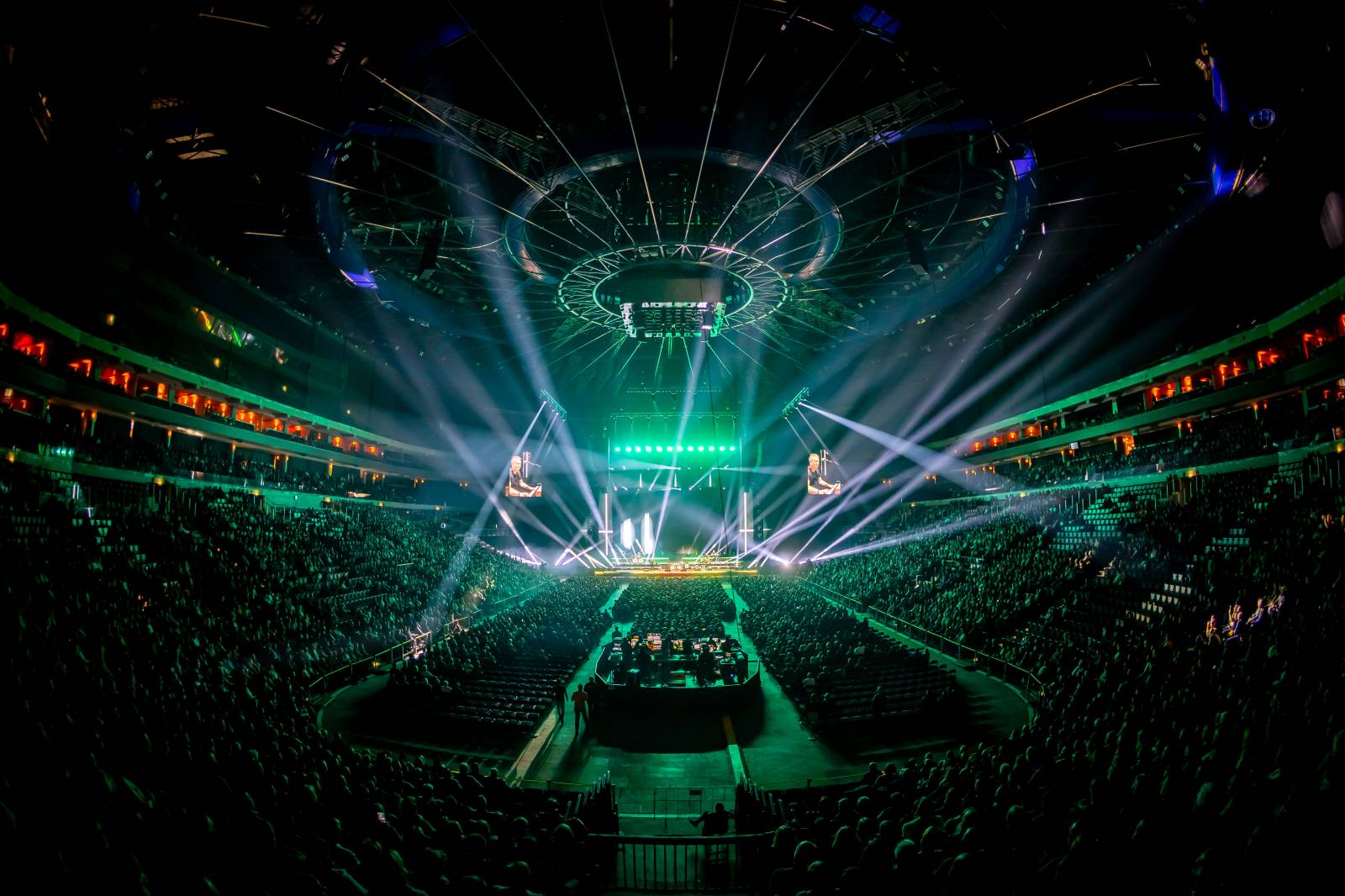 Olympic slavil v O2 areně Rockové Vánoce, pozval si Martu Jandovou, Dymytry i Petra Koláře