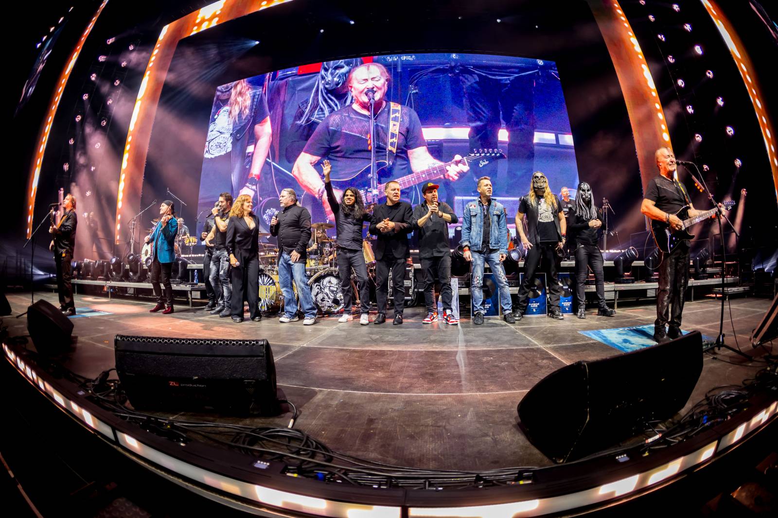 Olympic slavil v O2 areně Rockové Vánoce, pozval si Martu Jandovou, Dymytry i Petra Koláře