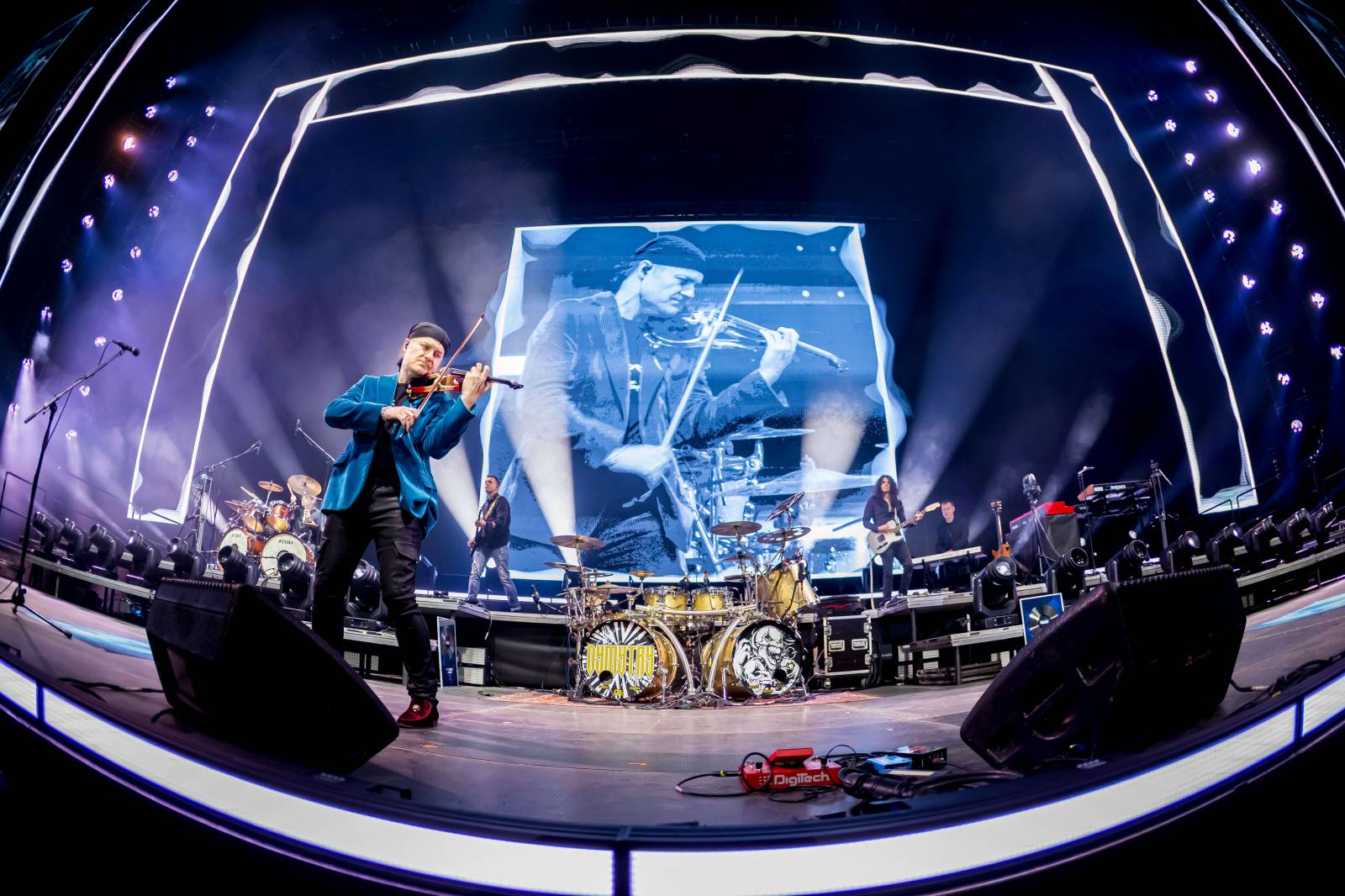 Olympic slavil v O2 areně Rockové Vánoce, pozval si Martu Jandovou, Dymytry i Petra Koláře