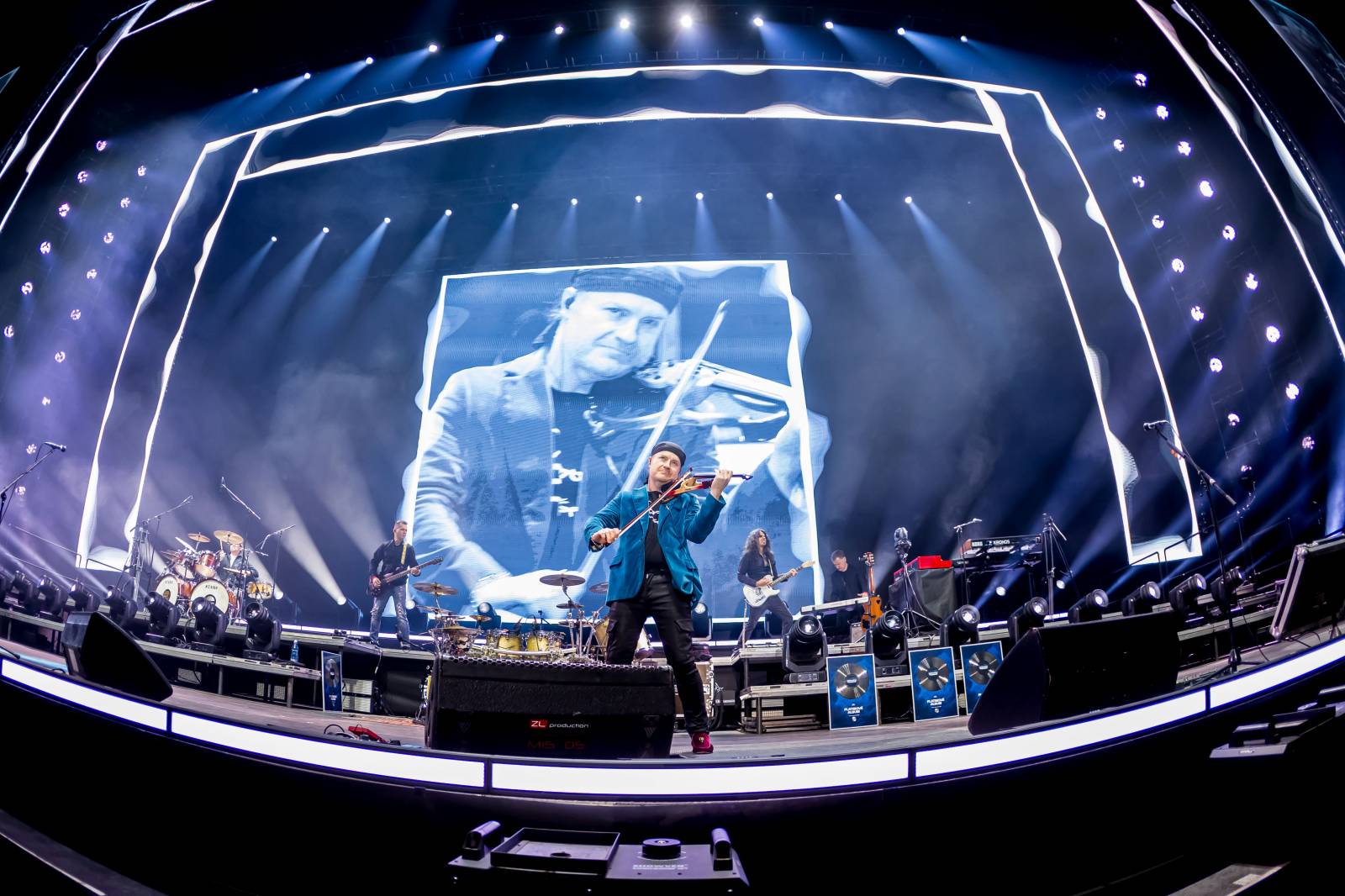 Olympic slavil v O2 areně Rockové Vánoce, pozval si Martu Jandovou, Dymytry i Petra Koláře