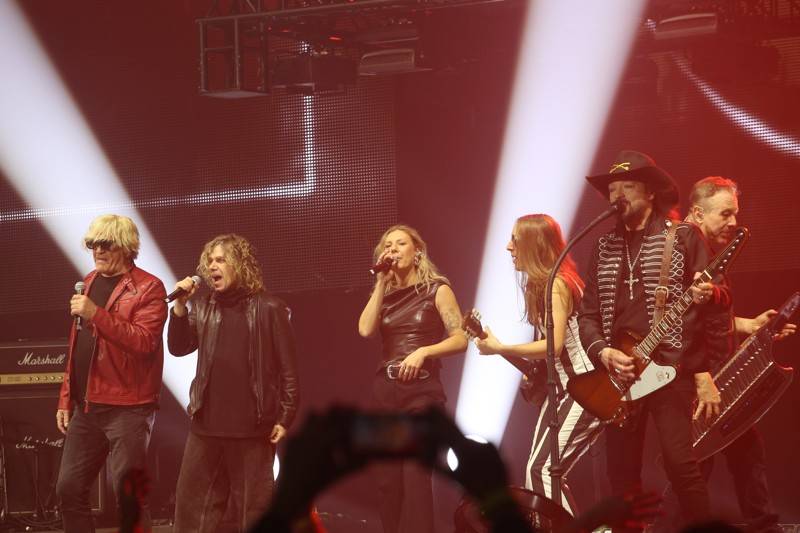 Oslavy čtyřicátin Lucie se přesunuly do Brna. Jejími hosty byli Michal Pavlíček, Michael Kocáb i Lenny