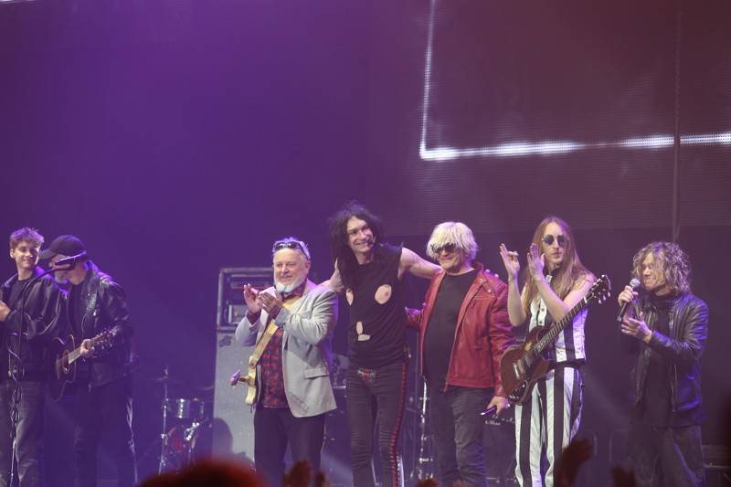 Oslavy čtyřicátin Lucie se přesunuly do Brna. Jejími hosty byli Michal Pavlíček, Michael Kocáb i Lenny