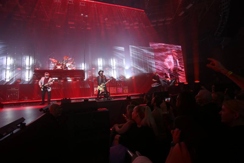 Oslavy čtyřicátin Lucie se přesunuly do Brna. Jejími hosty byli Michal Pavlíček, Michael Kocáb i Lenny