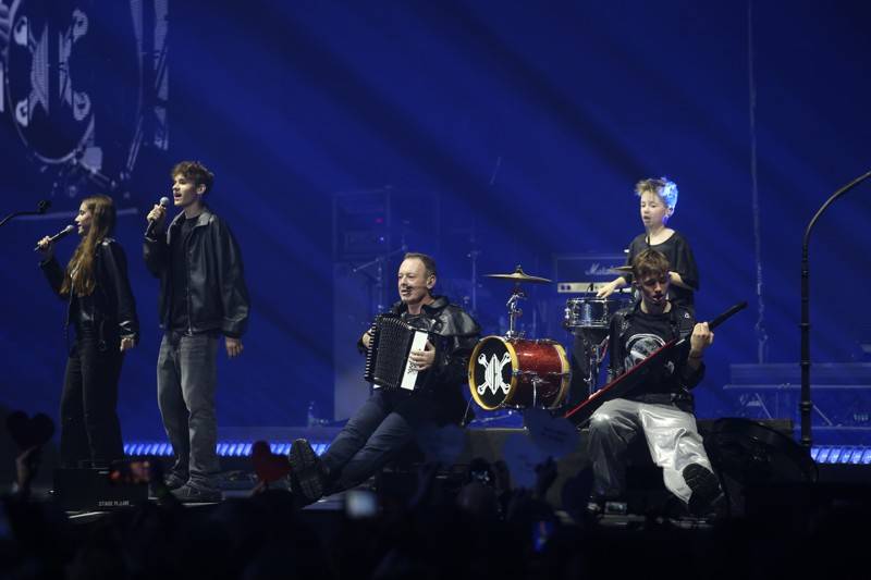 Oslavy čtyřicátin Lucie se přesunuly do Brna. Jejími hosty byli Michal Pavlíček, Michael Kocáb i Lenny