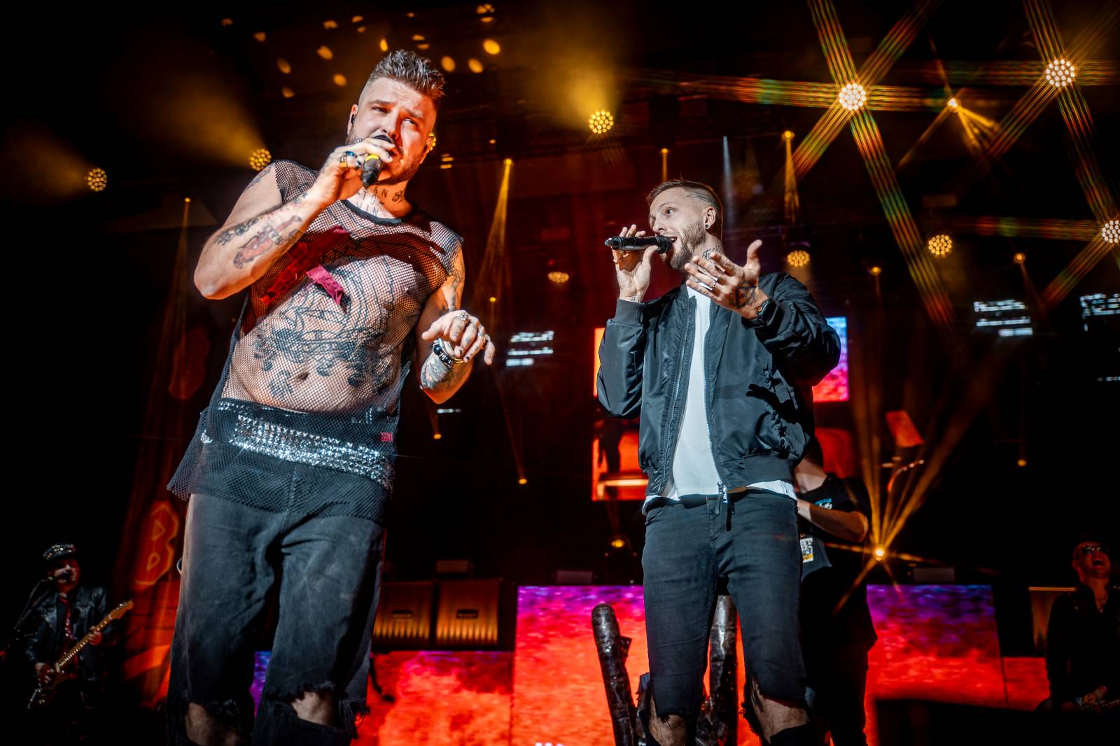 Rybičky 48 vyprodaly Forum Karlín. Nové album jim křtil Ota Váňa z Kabátu