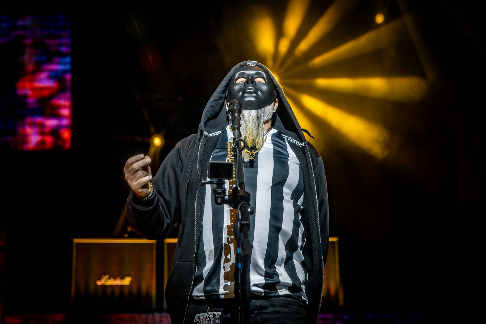 Rybičky 48 vyprodaly Forum Karlín. Nové album jim křtil Ota Váňa z Kabátu