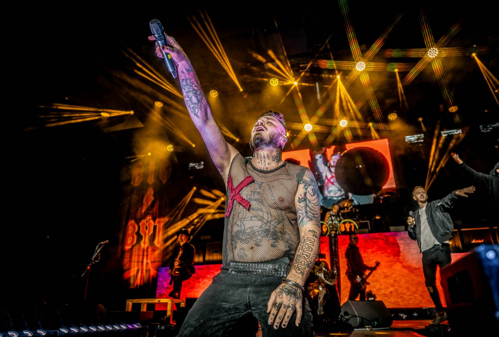 Rybičky 48 vyprodaly Forum Karlín. Nové album jim křtil Ota Váňa z Kabátu