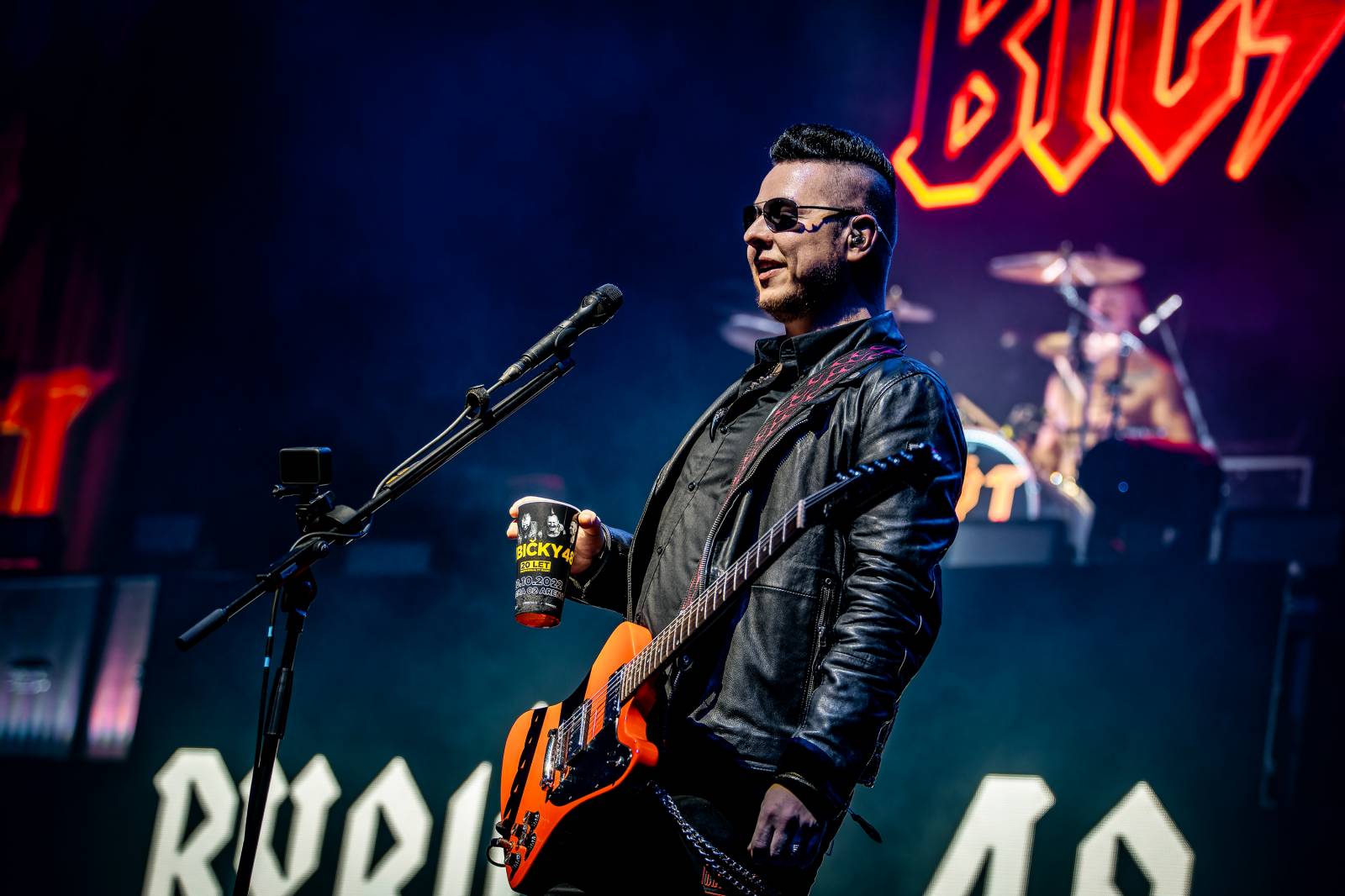 Rybičky 48 vyprodaly Forum Karlín. Nové album jim křtil Ota Váňa z Kabátu