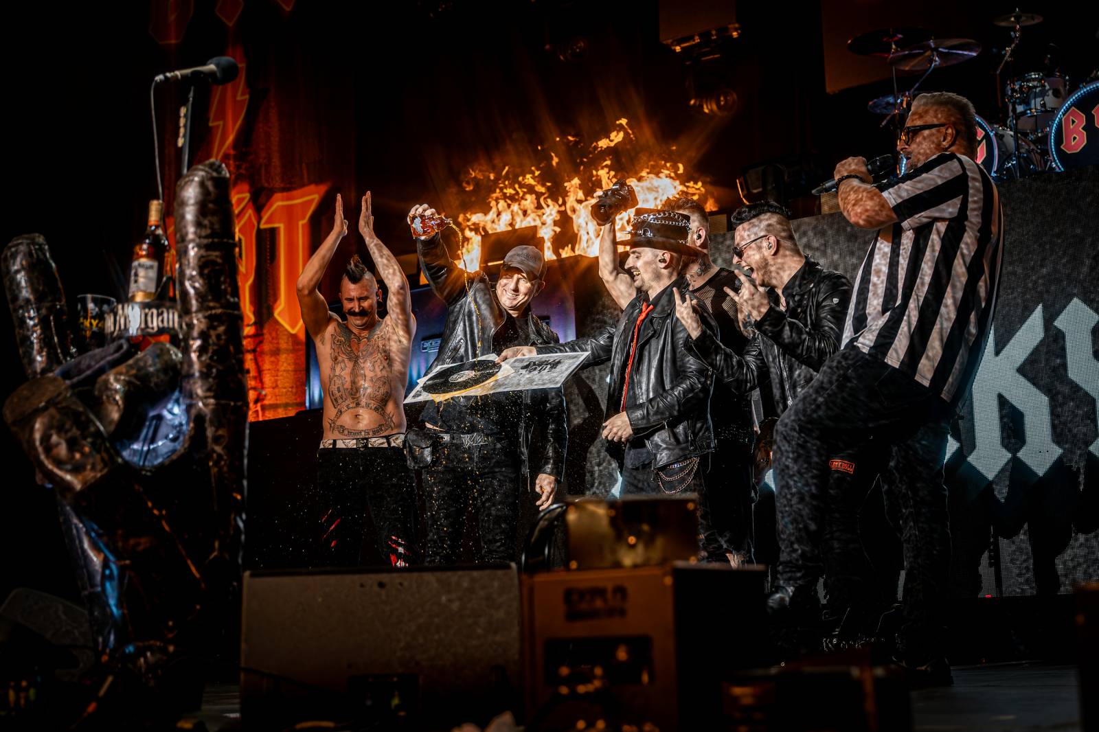 Rybičky 48 vyprodaly Forum Karlín. Nové album jim křtil Ota Váňa z Kabátu