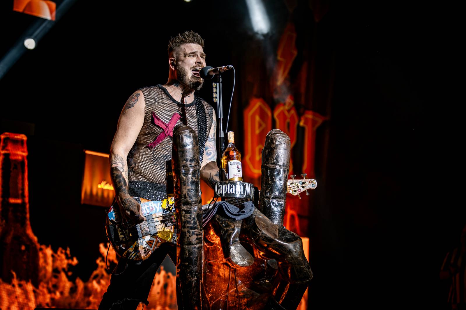 Rybičky 48 vyprodaly Forum Karlín. Nové album jim křtil Ota Váňa z Kabátu