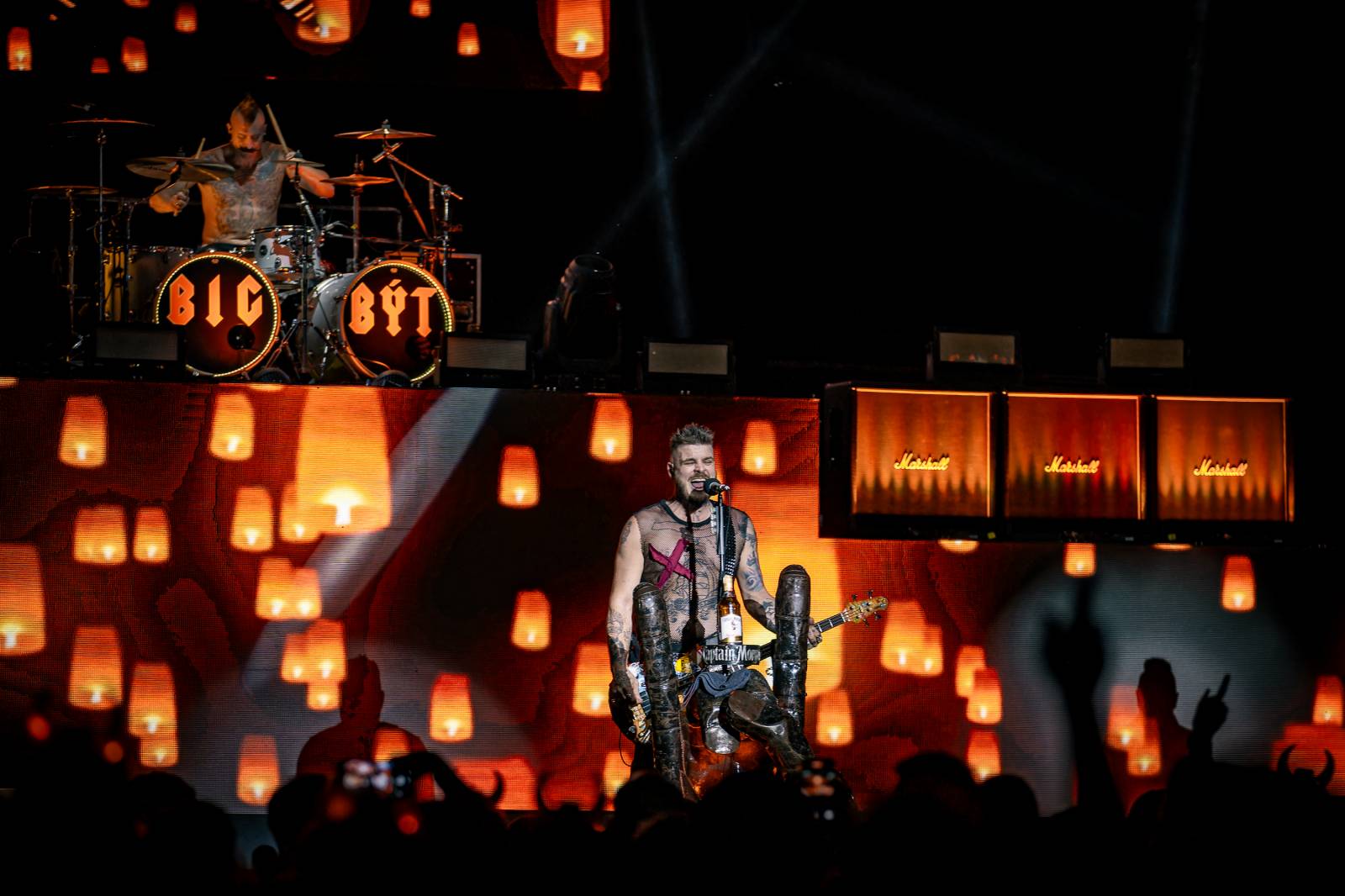 Rybičky 48 vyprodaly Forum Karlín. Nové album jim křtil Ota Váňa z Kabátu