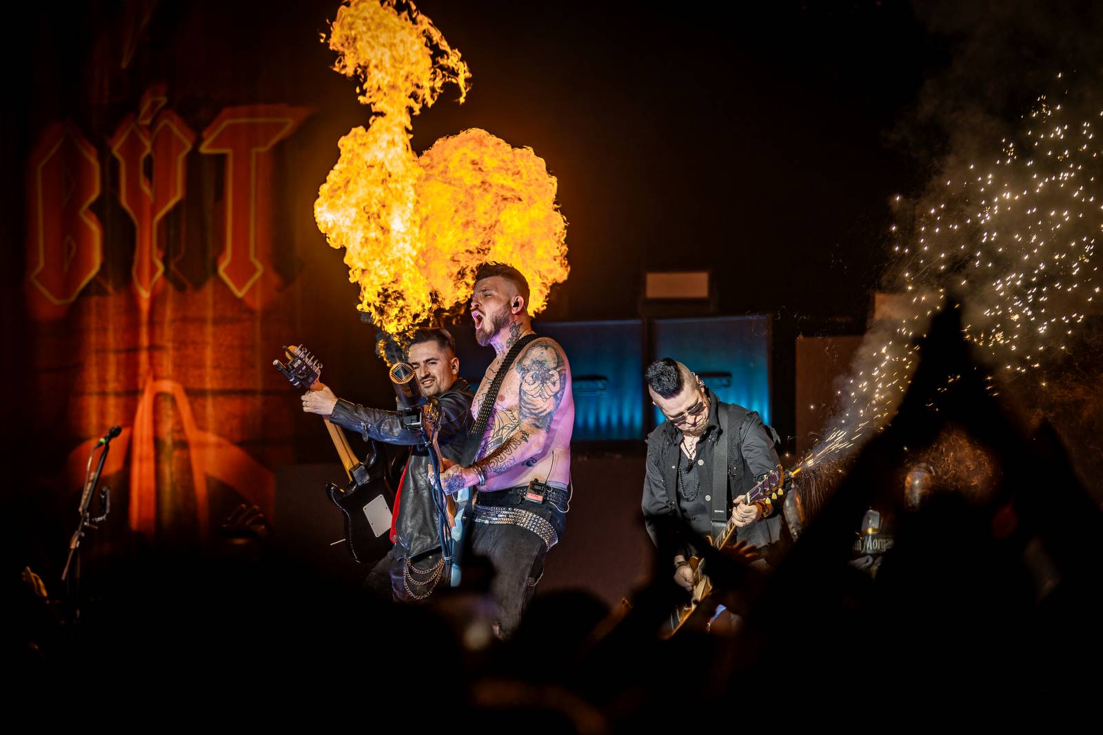 Rybičky 48 vyprodaly Forum Karlín. Nové album jim křtil Ota Váňa z Kabátu