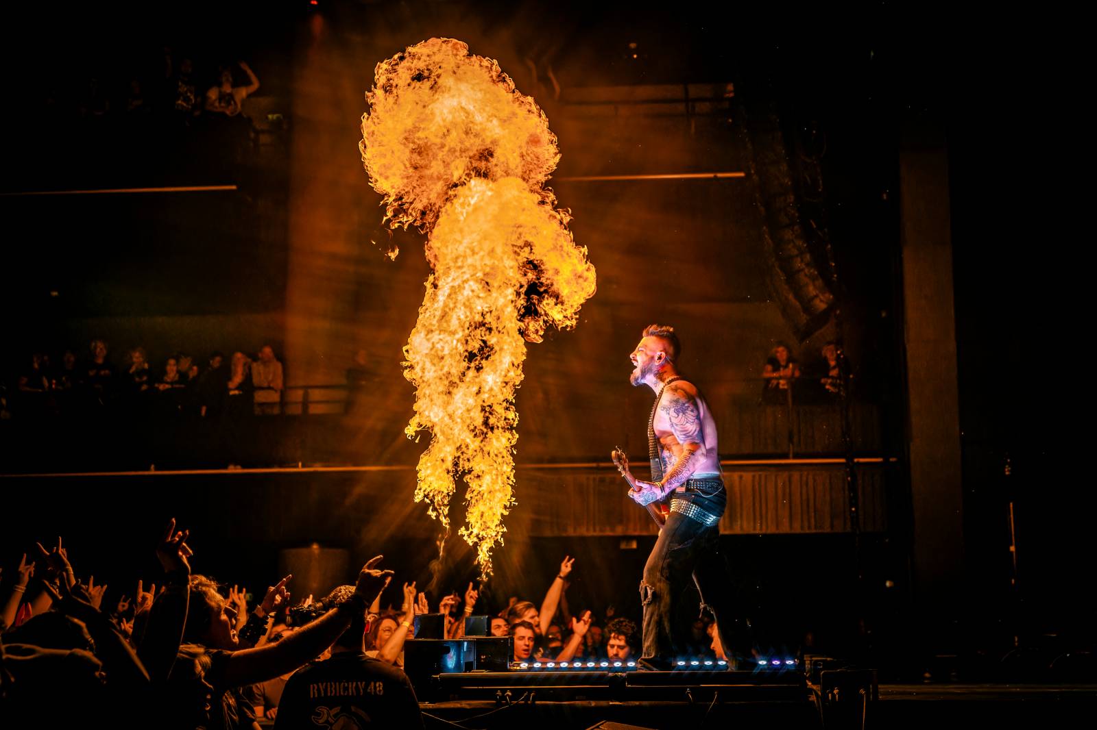 Rybičky 48 vyprodaly Forum Karlín. Nové album jim křtil Ota Váňa z Kabátu