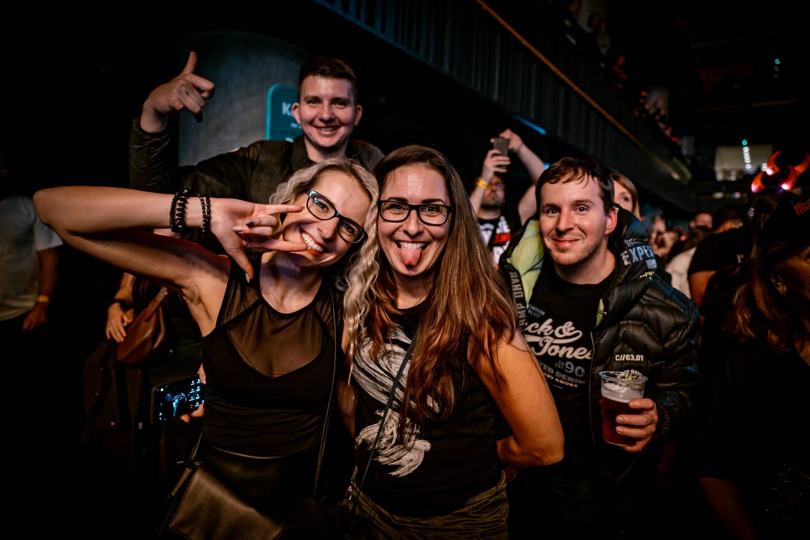 Rybičky 48 vyprodaly Forum Karlín. Nové album jim křtil Ota Váňa z Kabátu