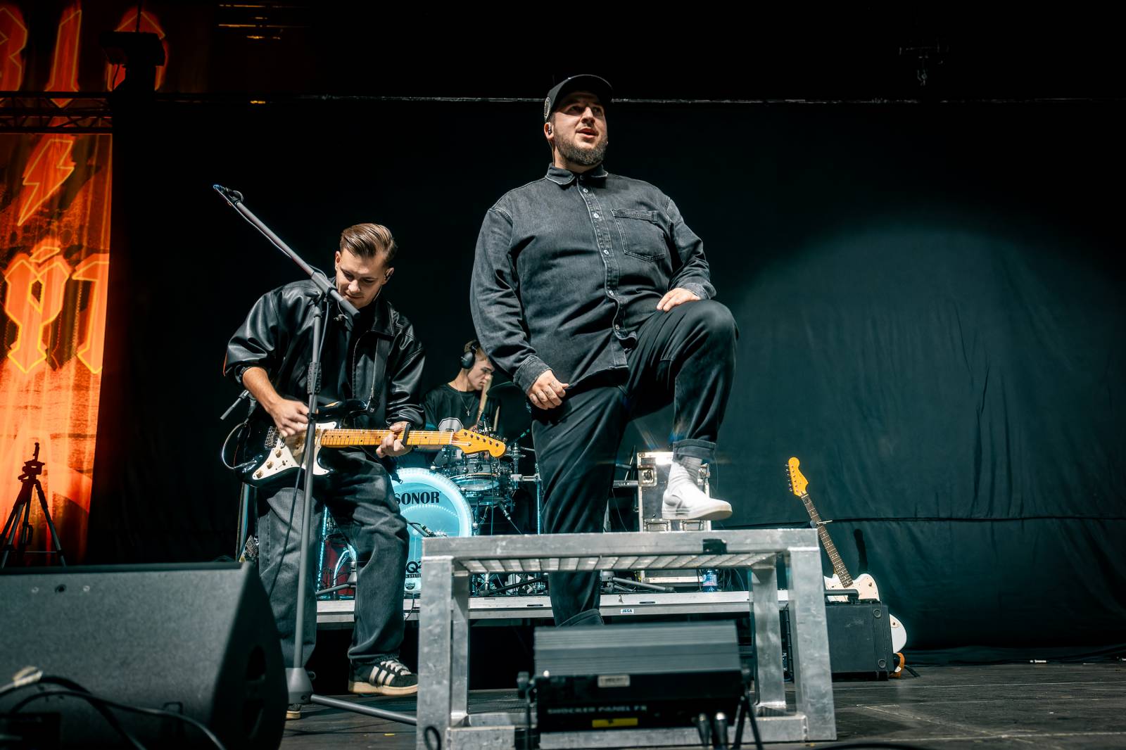 Rybičky 48 vyprodaly Forum Karlín. Nové album jim křtil Ota Váňa z Kabátu