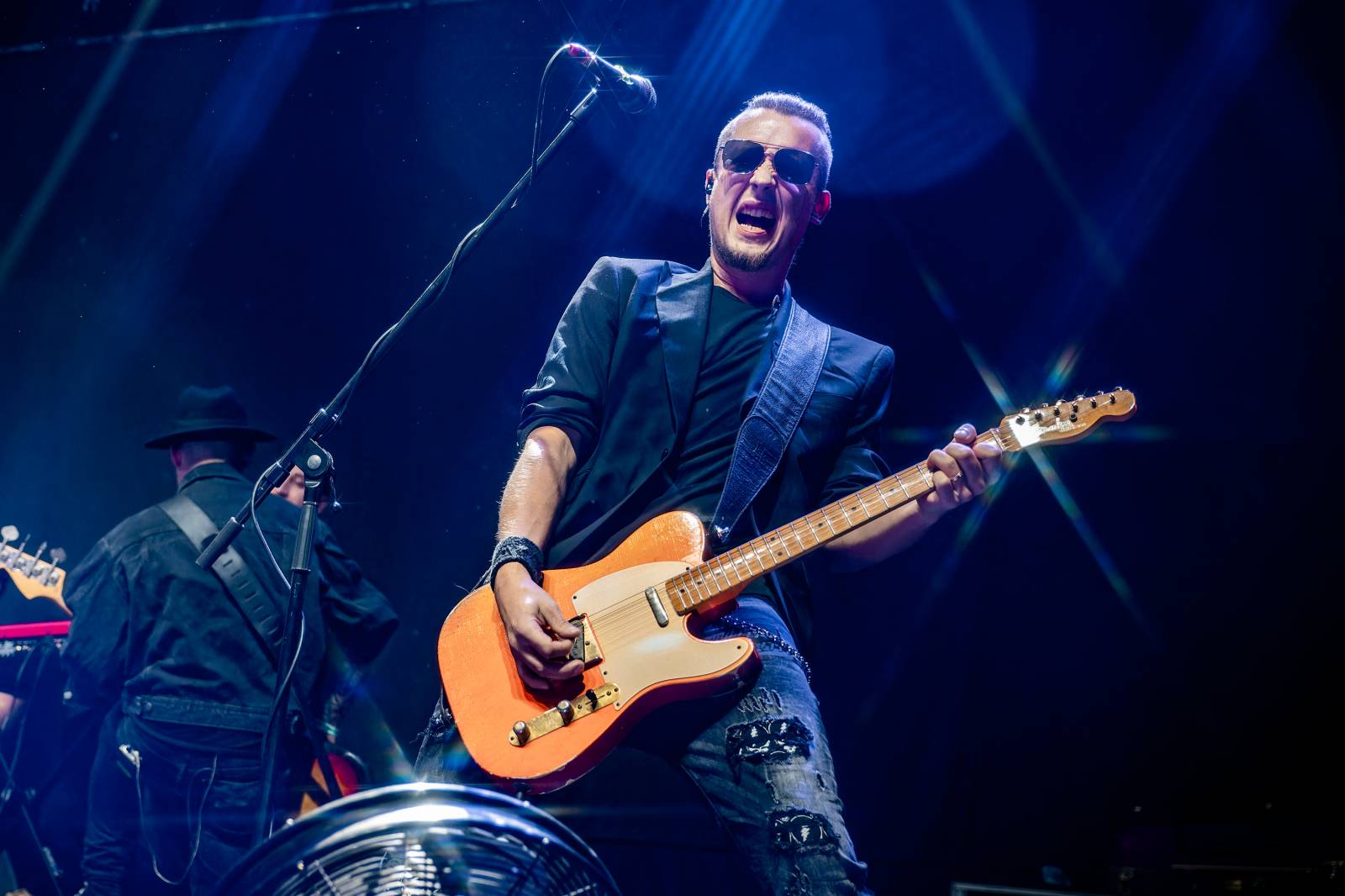 Rybičky 48 vyprodaly Forum Karlín. Nové album jim křtil Ota Váňa z Kabátu