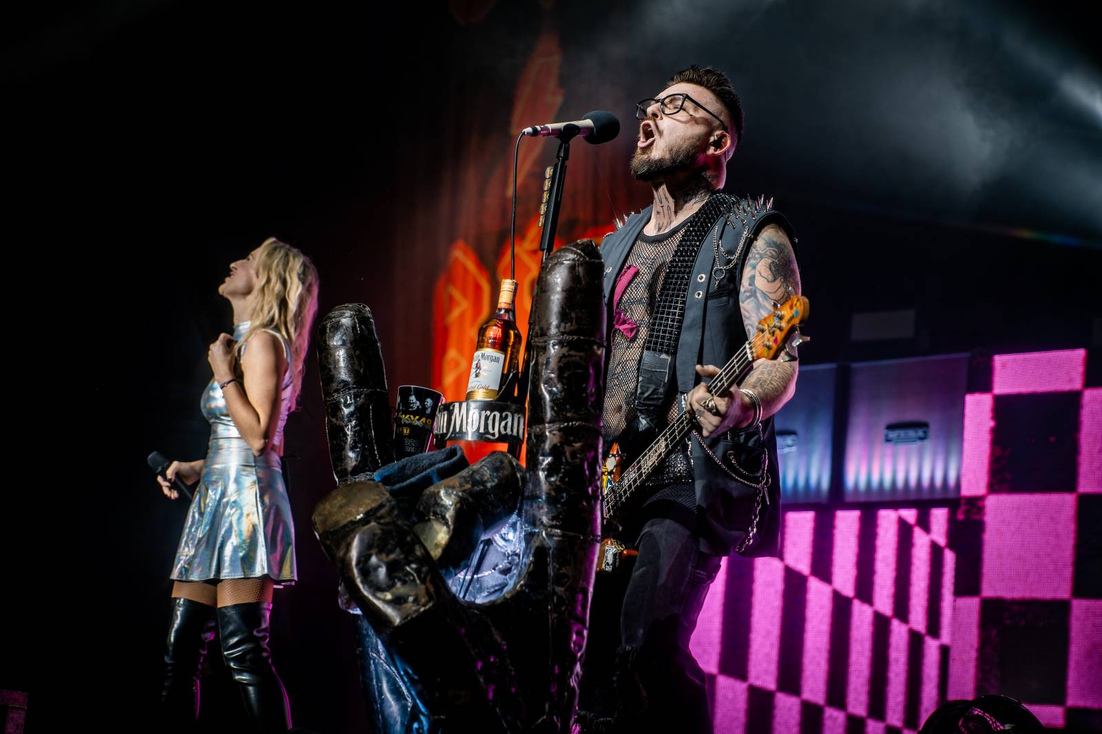 Rybičky 48 vyprodaly Forum Karlín. Nové album jim křtil Ota Váňa z Kabátu