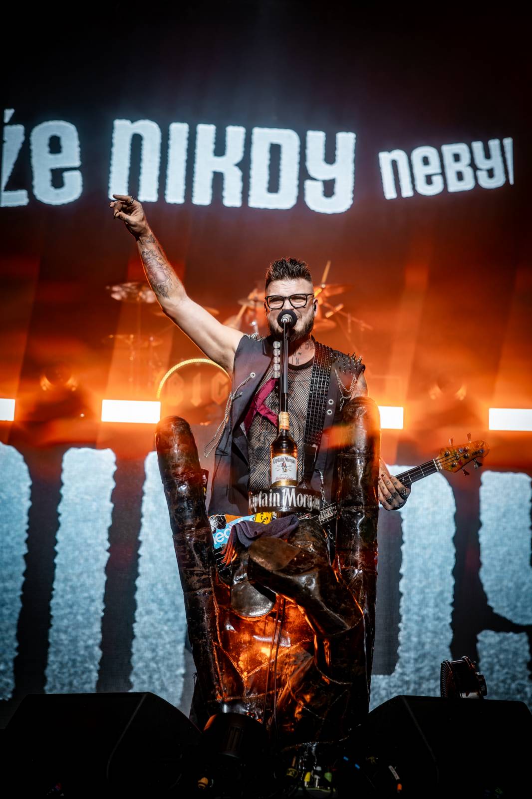 Rybičky 48 vyprodaly Forum Karlín. Nové album jim křtil Ota Váňa z Kabátu