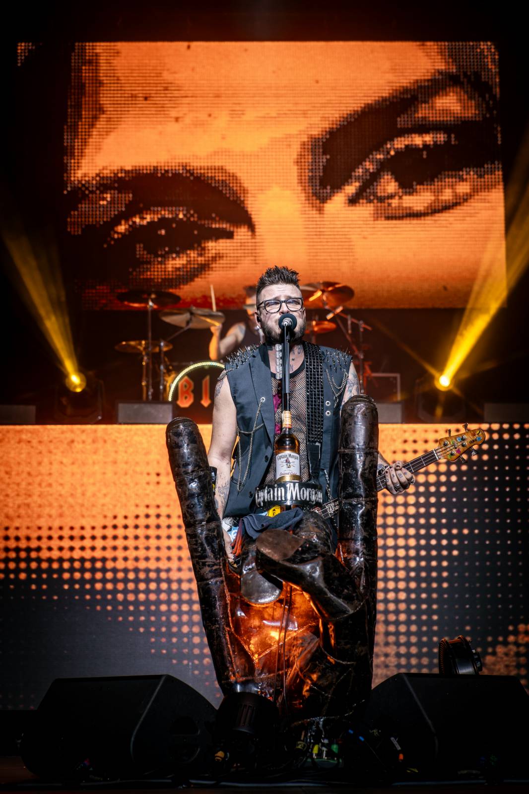 Rybičky 48 vyprodaly Forum Karlín. Nové album jim křtil Ota Váňa z Kabátu