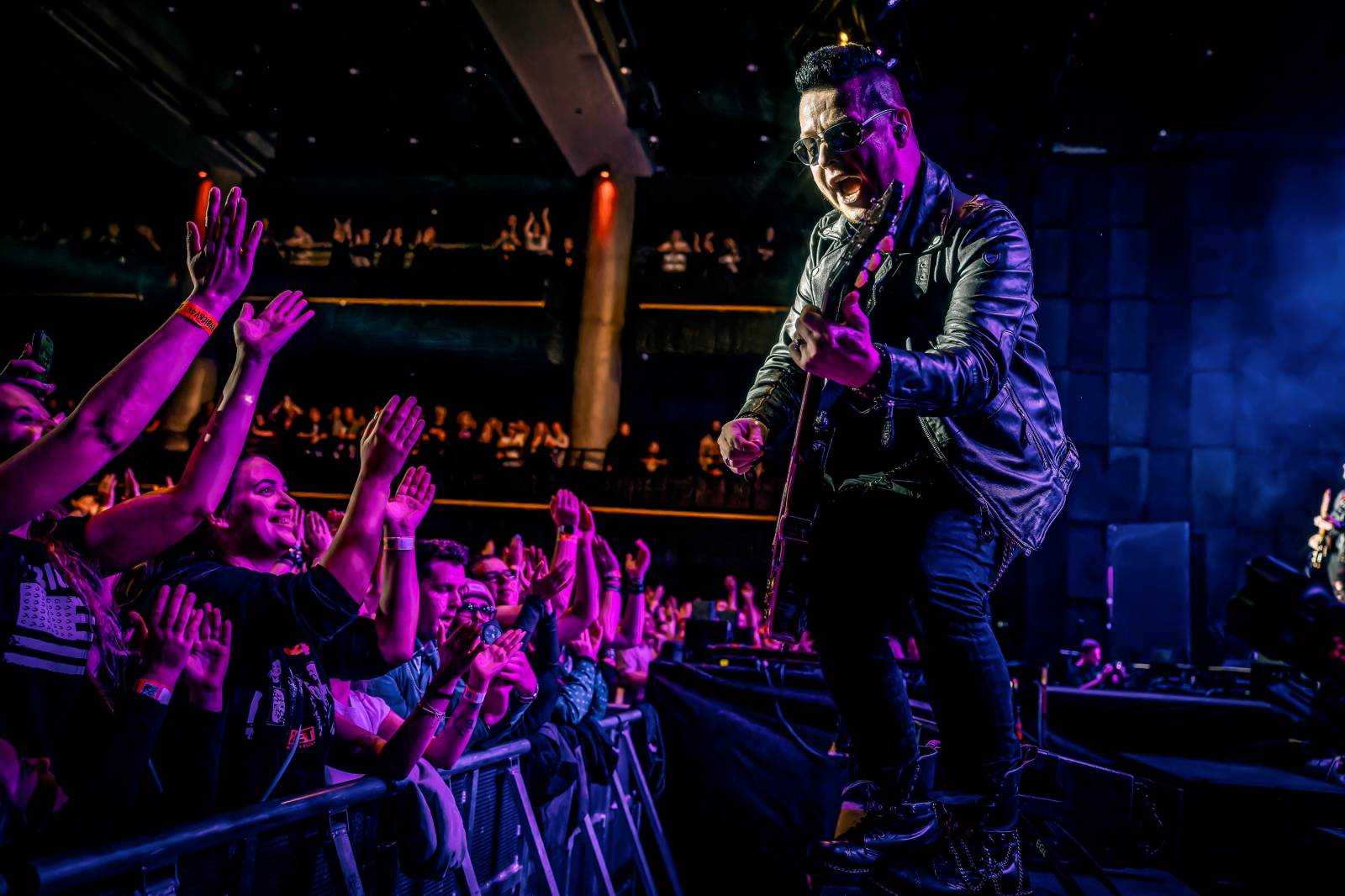 Rybičky 48 vyprodaly Forum Karlín. Nové album jim křtil Ota Váňa z Kabátu