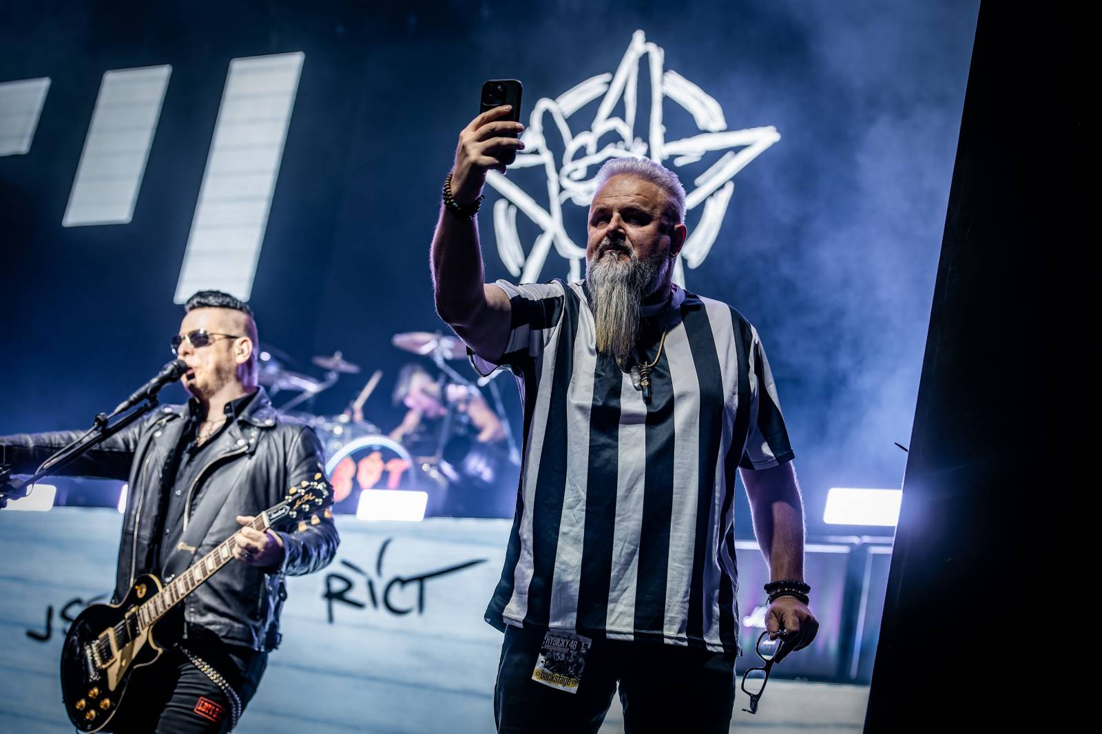 Rybičky 48 vyprodaly Forum Karlín. Nové album jim křtil Ota Váňa z Kabátu