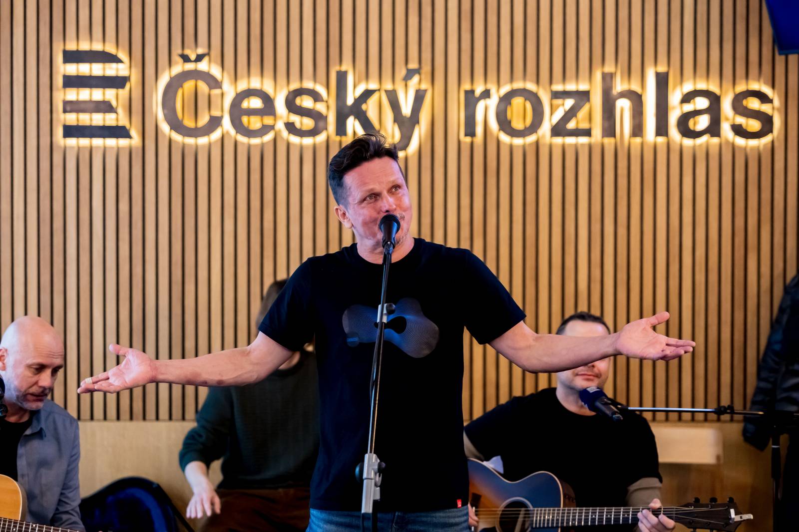 Chinaski udělali tečku za oslavami třiceti let. Na tiskové konferenci oznámili nové album i turné