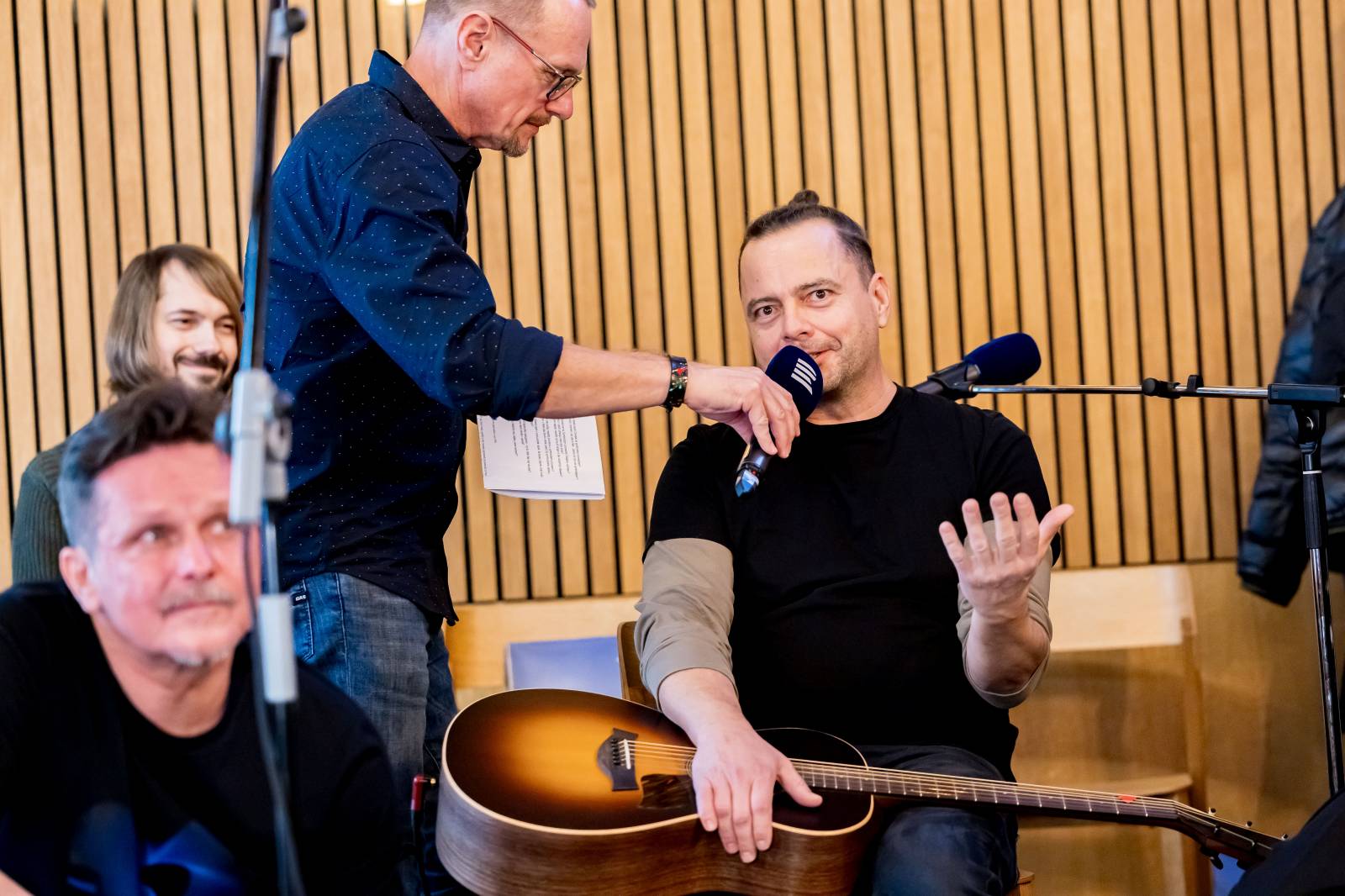 Chinaski udělali tečku za oslavami třiceti let. Na tiskové konferenci oznámili nové album i turné