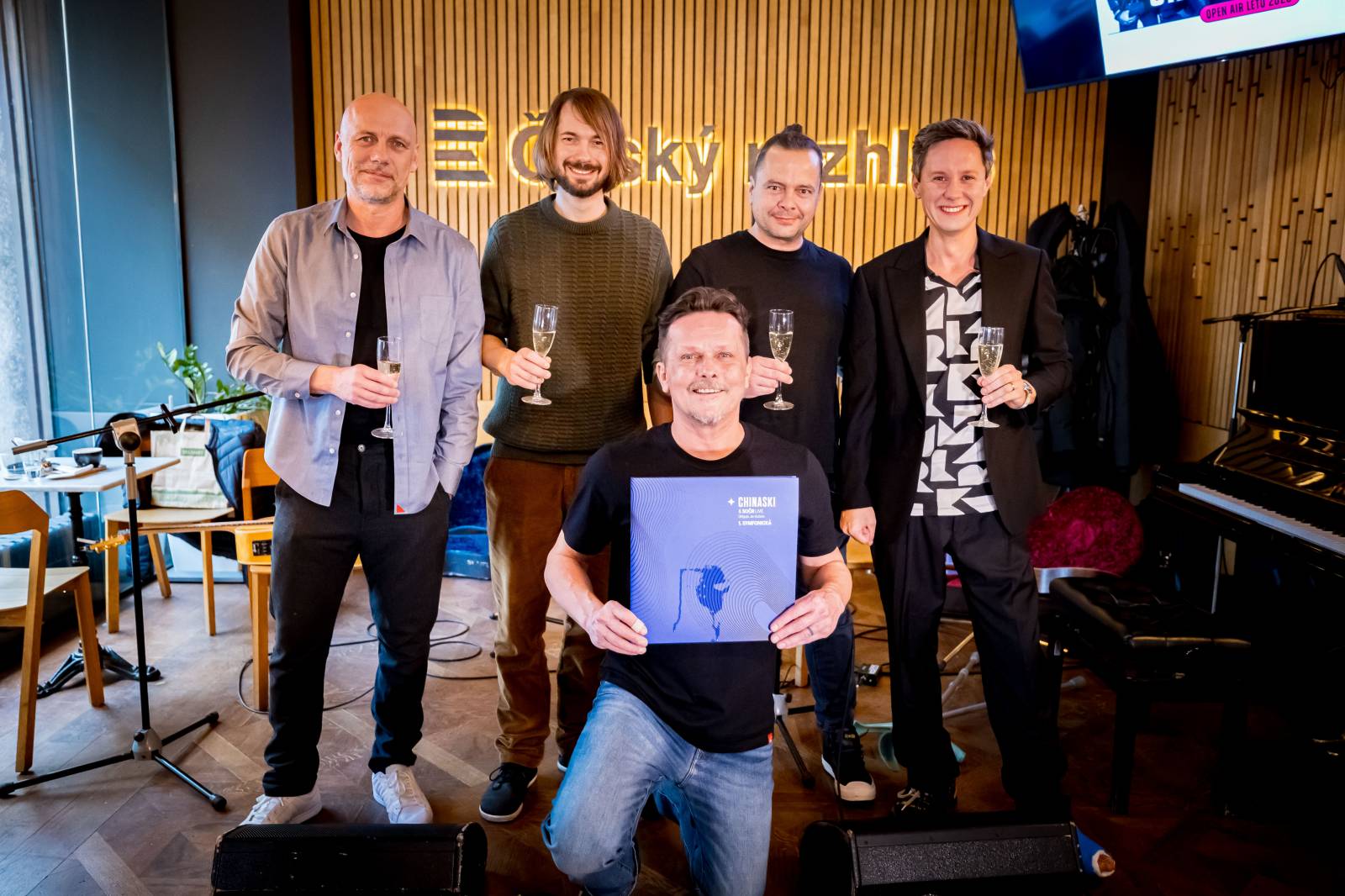 Chinaski udělali tečku za oslavami třiceti let. Na tiskové konferenci oznámili nové album i turné