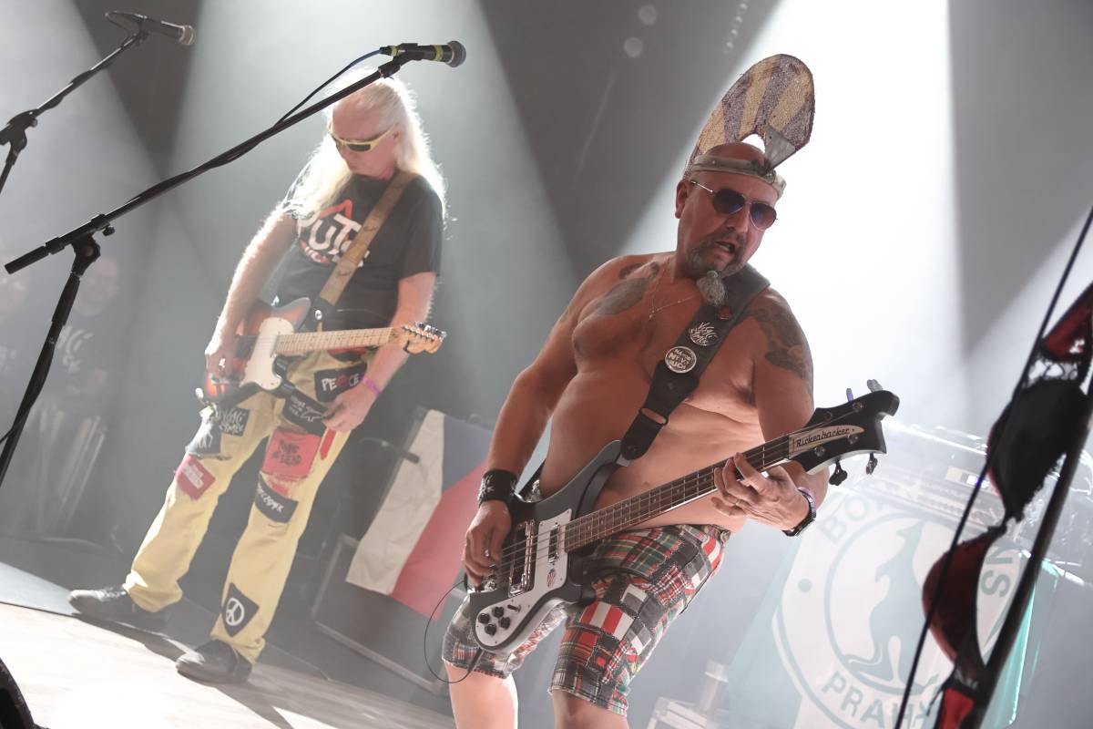 Skromní, ale nejlepší. Visací zámek oslavil 43 let ve stejném složení v punkovém stylu