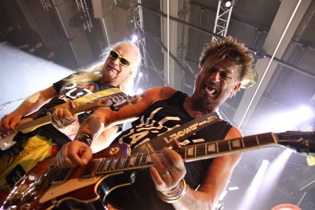 Skromní, ale nejlepší. Visací zámek oslavil 43 let ve stejném složení v punkovém stylu