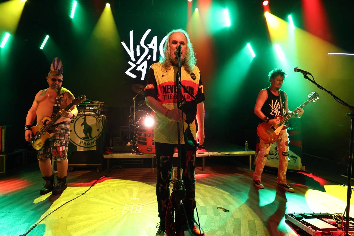 Skromní, ale nejlepší. Visací zámek oslavil 43 let ve stejném složení v punkovém stylu