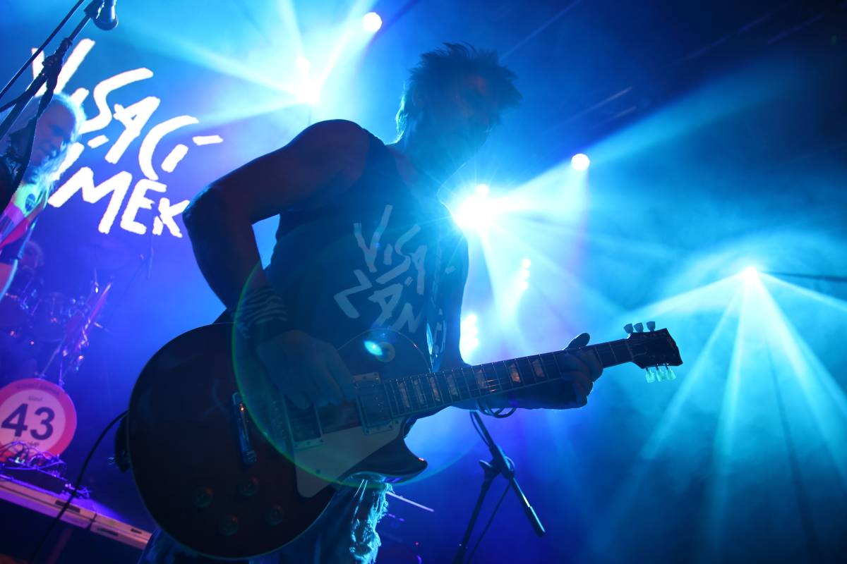 Skromní, ale nejlepší. Visací zámek oslavil 43 let ve stejném složení v punkovém stylu