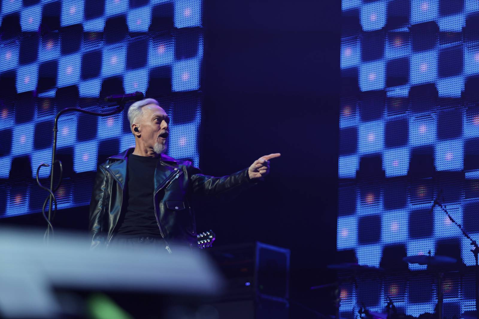 Lucie pomohla druhou vyprodanou O2 arenou Nadaci Terezy Maxové. Na pódium členové pozvali svoje děti