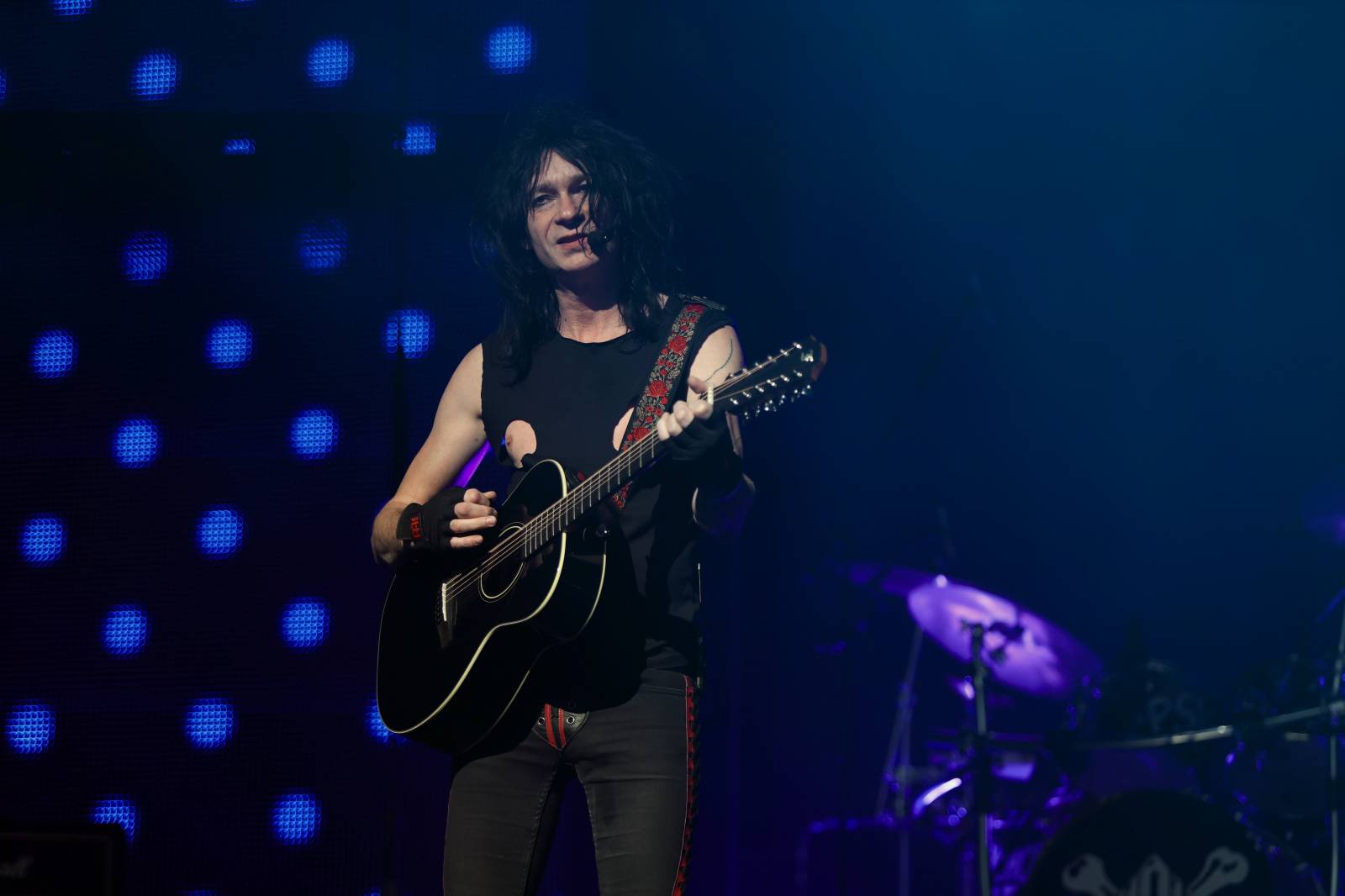 Lucie pomohla druhou vyprodanou O2 arenou Nadaci Terezy Maxové. Na pódium členové pozvali svoje děti