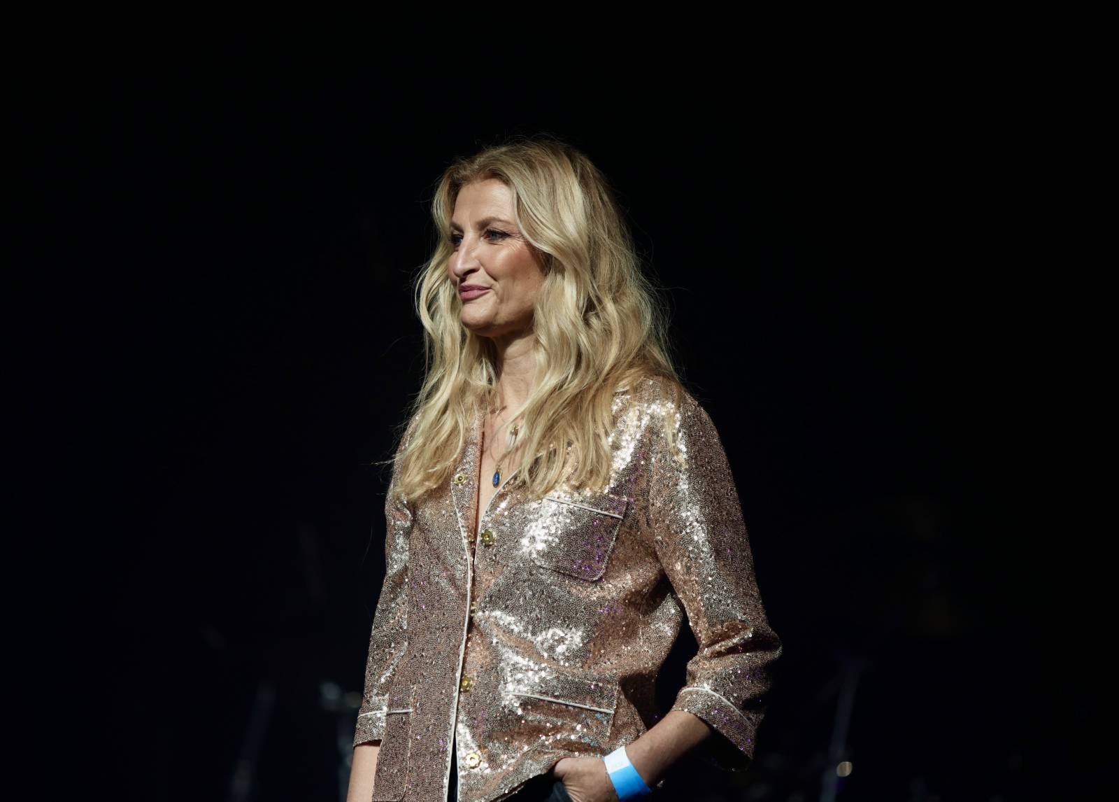 Lucie pomohla druhou vyprodanou O2 arenou Nadaci Terezy Maxové. Na pódium členové pozvali svoje děti