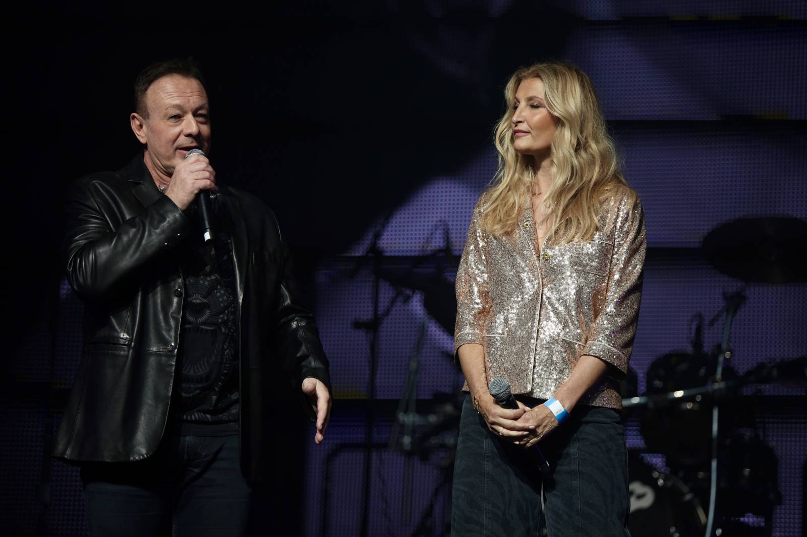 Lucie pomohla druhou vyprodanou O2 arenou Nadaci Terezy Maxové. Na pódium členové pozvali svoje děti