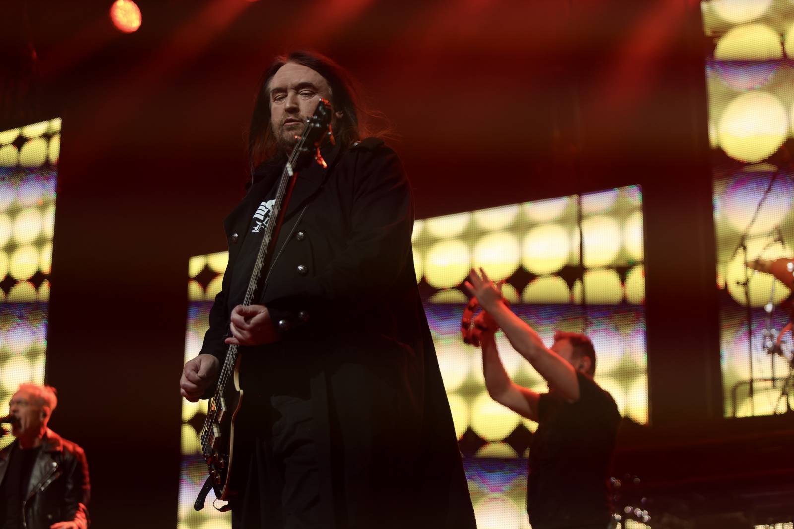 Lucie pomohla druhou vyprodanou O2 arenou Nadaci Terezy Maxové. Na pódium členové pozvali svoje děti