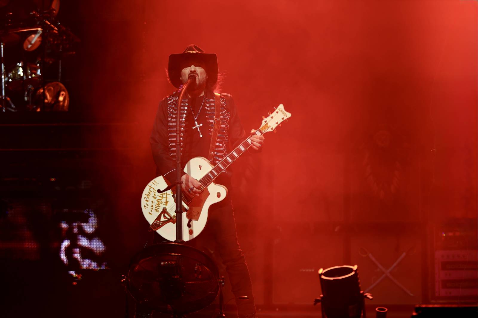 Lucie pomohla druhou vyprodanou O2 arenou Nadaci Terezy Maxové. Na pódium členové pozvali svoje děti