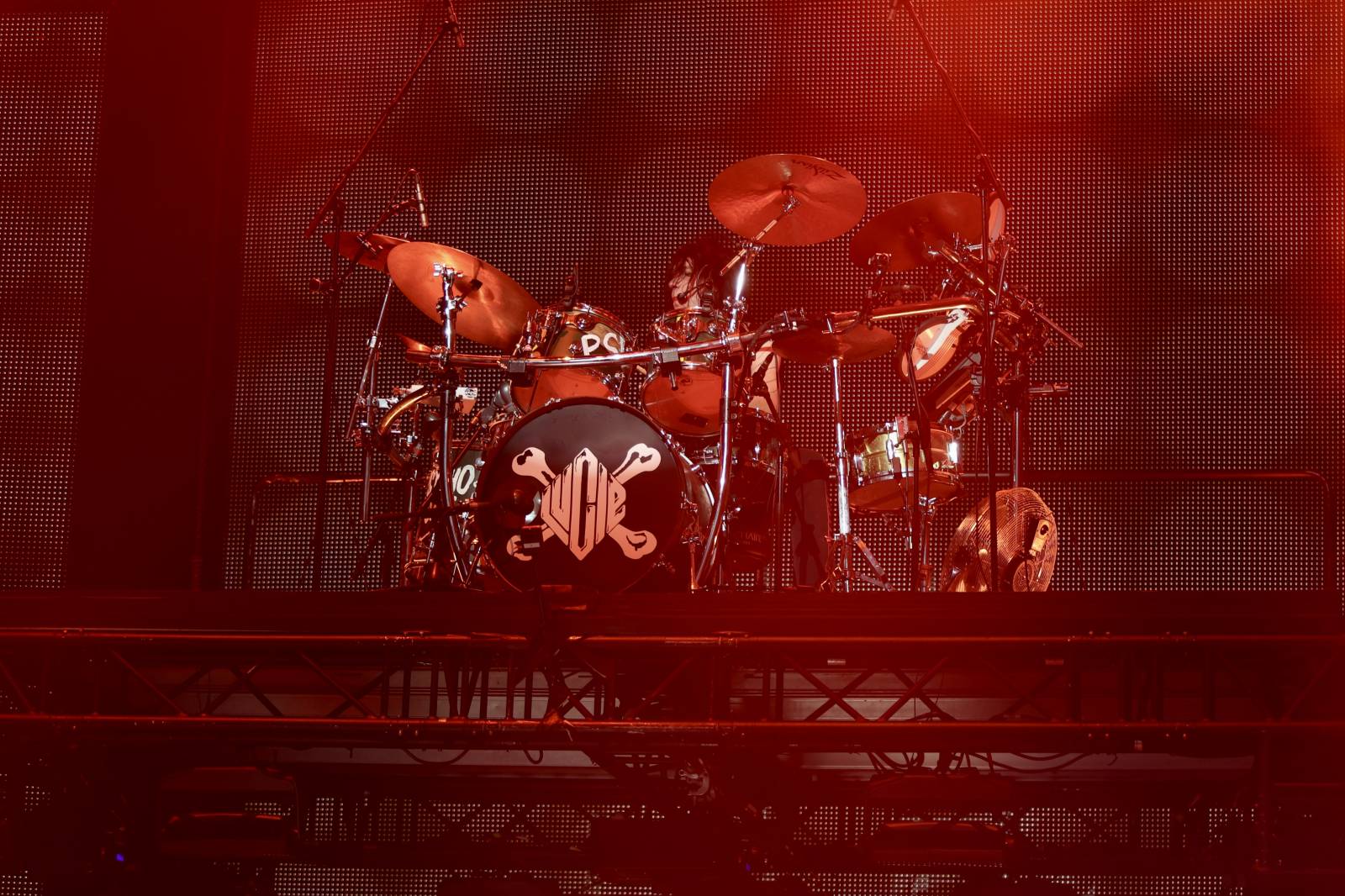 Lucie pomohla druhou vyprodanou O2 arenou Nadaci Terezy Maxové. Na pódium členové pozvali svoje děti