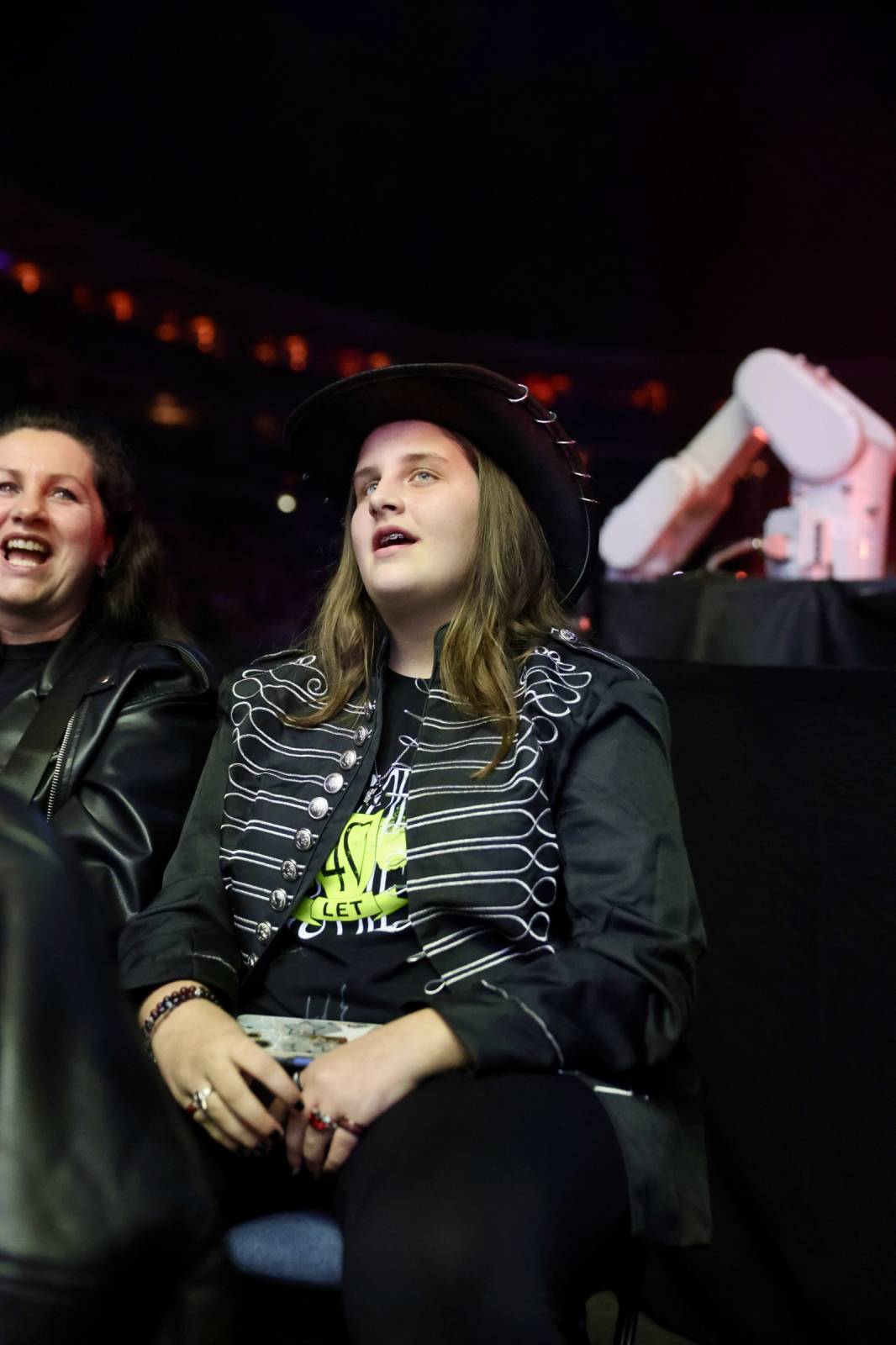 Lucie pomohla druhou vyprodanou O2 arenou Nadaci Terezy Maxové. Na pódium členové pozvali svoje děti